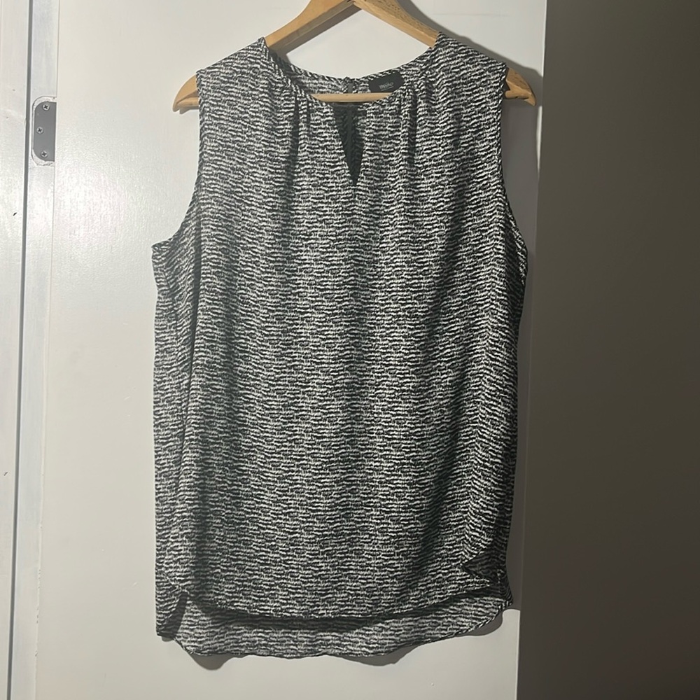 Black and White sleeveless blouse size XL